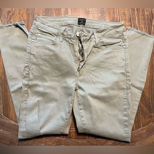 Just black distressed women’s pants. Green. Size 28.